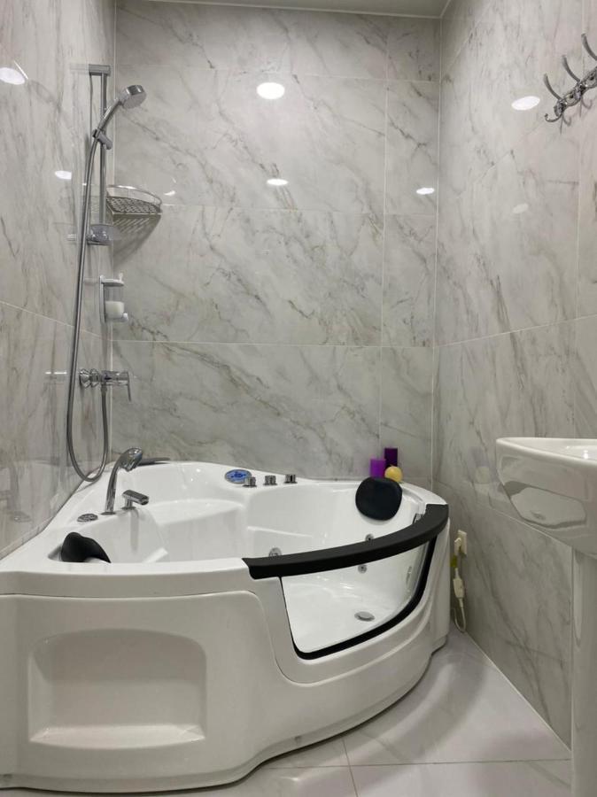 Horizons Hotel Rooms 바투미 외부 사진