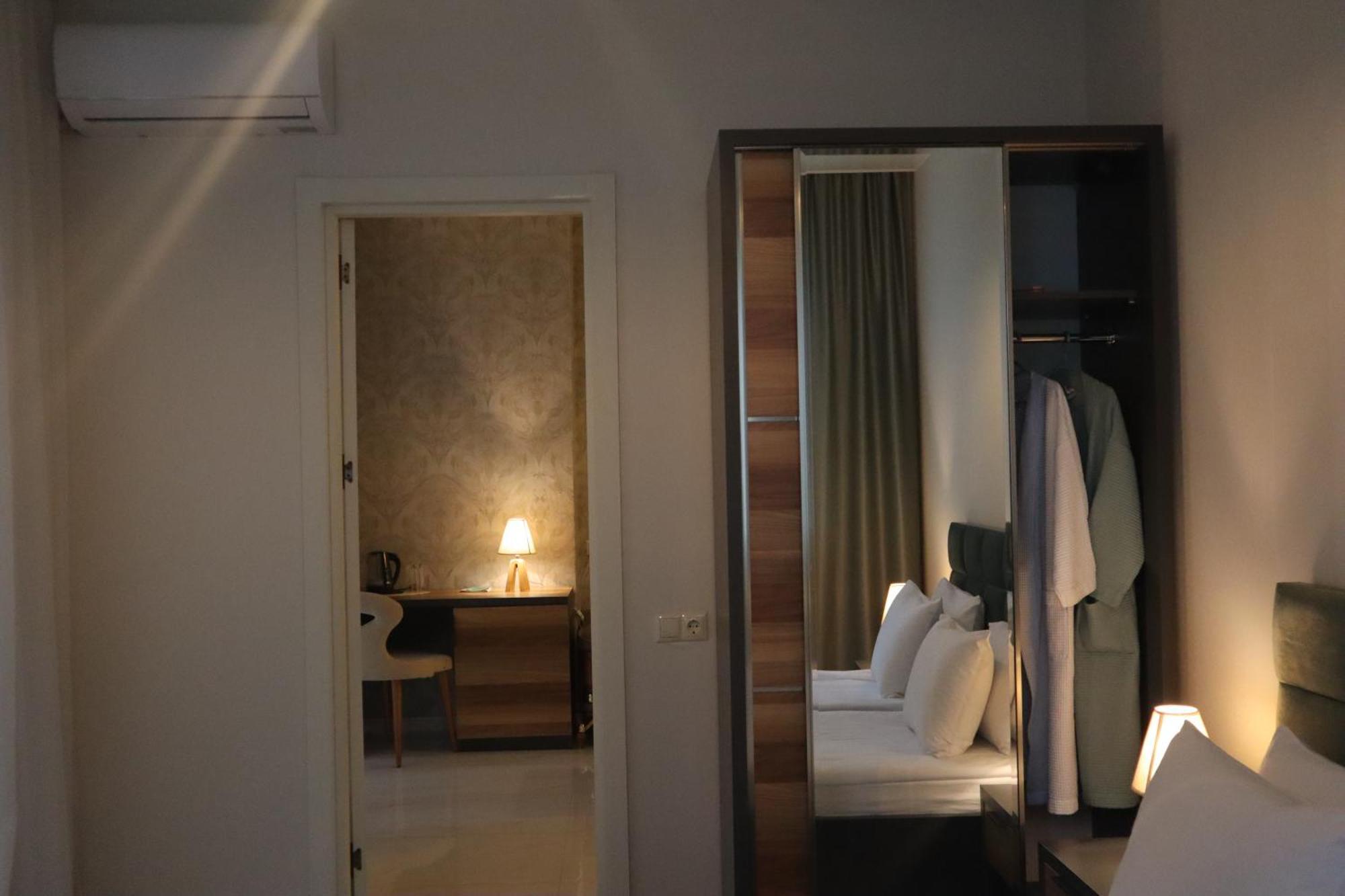 Horizons Hotel Rooms 바투미 외부 사진